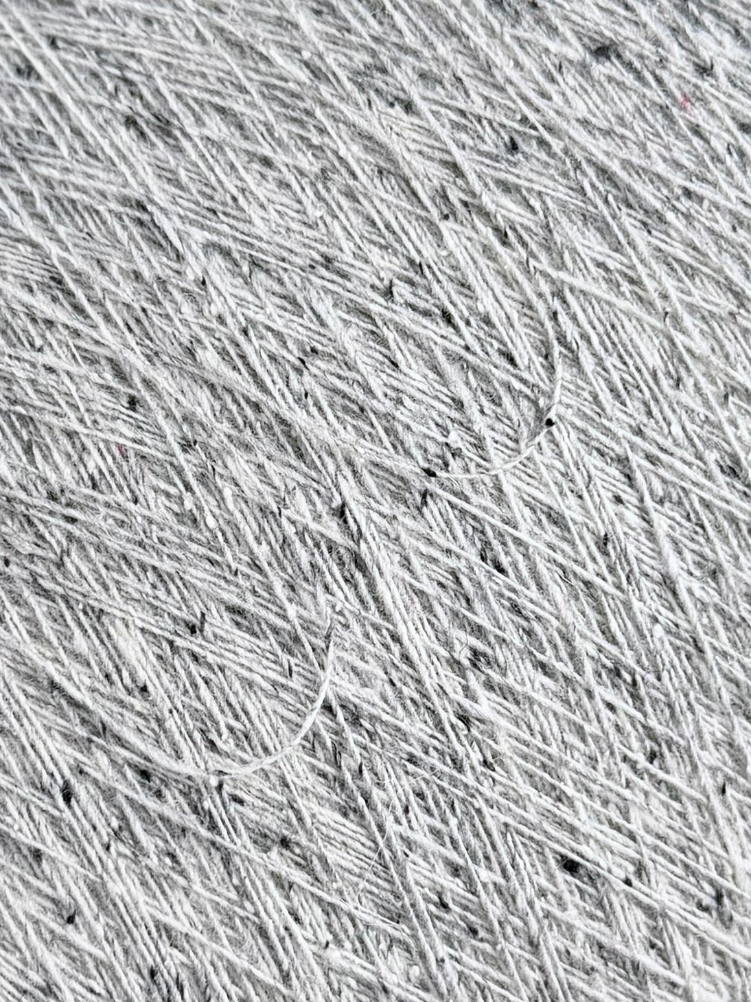 Zimpfer Wolle Selezione Art. Cardiff Tweed Nm 1/10500 – Merino Seide Garn col. Hellgrau